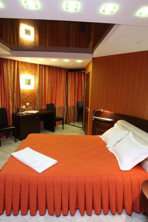 Hotel Okolytsia à Svitlovodsʼk Chambre photo
